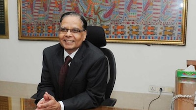 Maha Kumbh in numbers: Rs 6,990 crore budget to Rs 25,000 crore expected revenue; business along the Ganga peaks