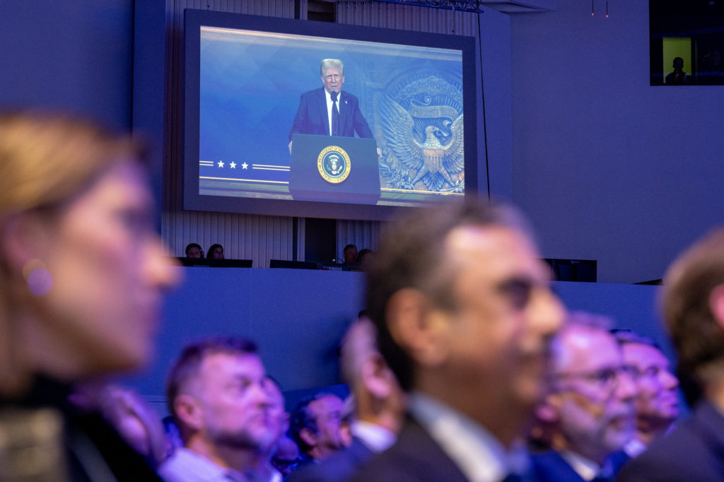 特朗普对达沃斯观众的煤炭评论提振美国矿商