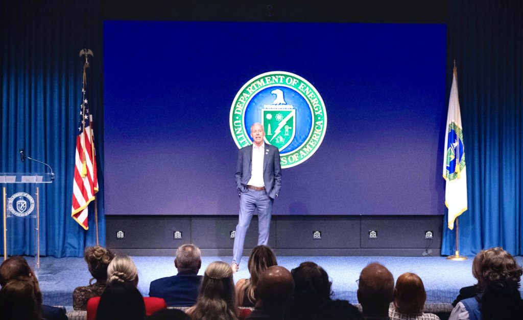 美国能源部长说