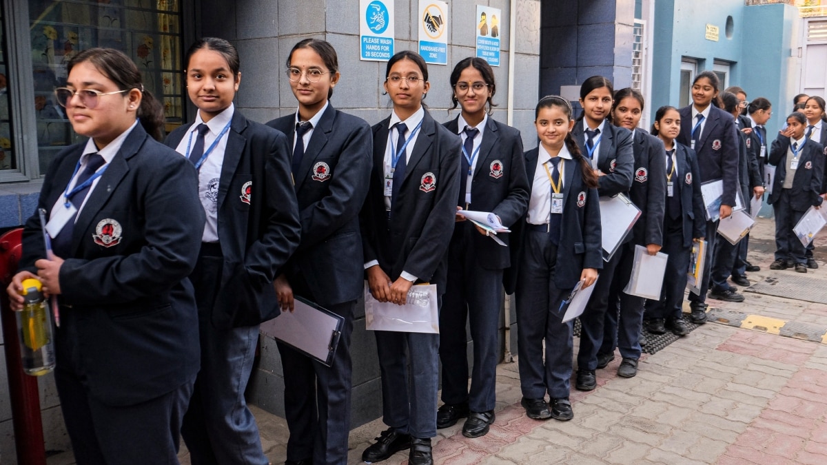 Delhi HC urges DU, Bar Council to explore online classes for law students