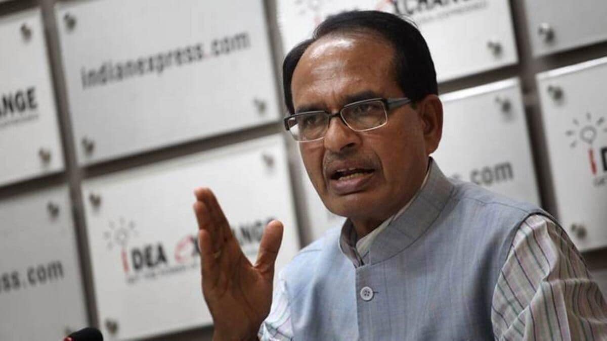 Agriculture Minister Shivraj Singh Chouhan stated that the crop is healthy, with normal day-night temperatures.