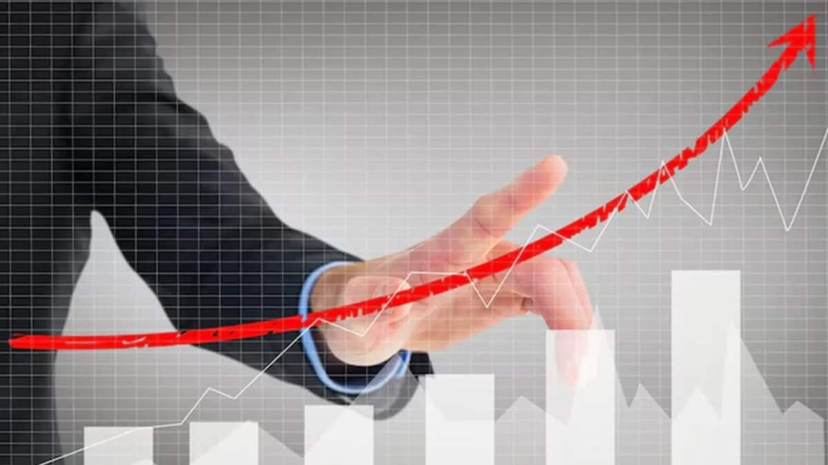 Motilal Oswal's 4 funds shine amid market crash - Check their 1-year returns
