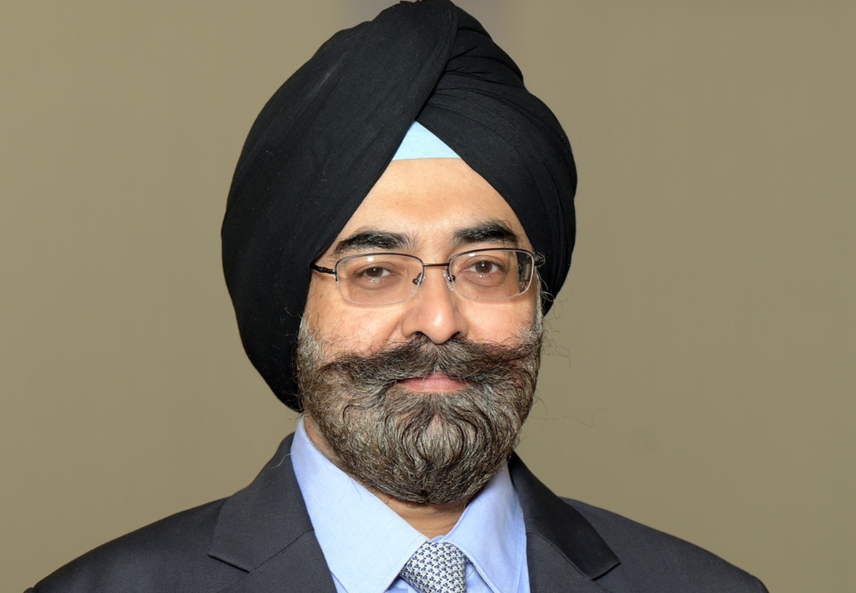 Standard Chartered, appointment, CEO, banking sector, professional experience