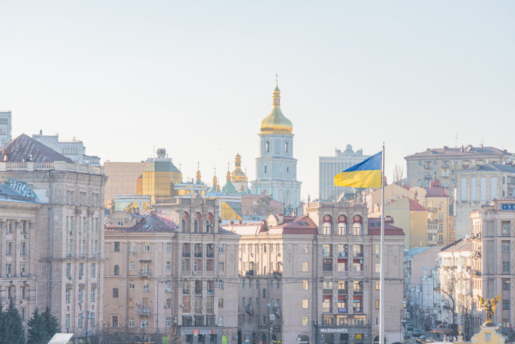 美国财政部长访问乌克兰进行有关能源的谈判，稀土矿物