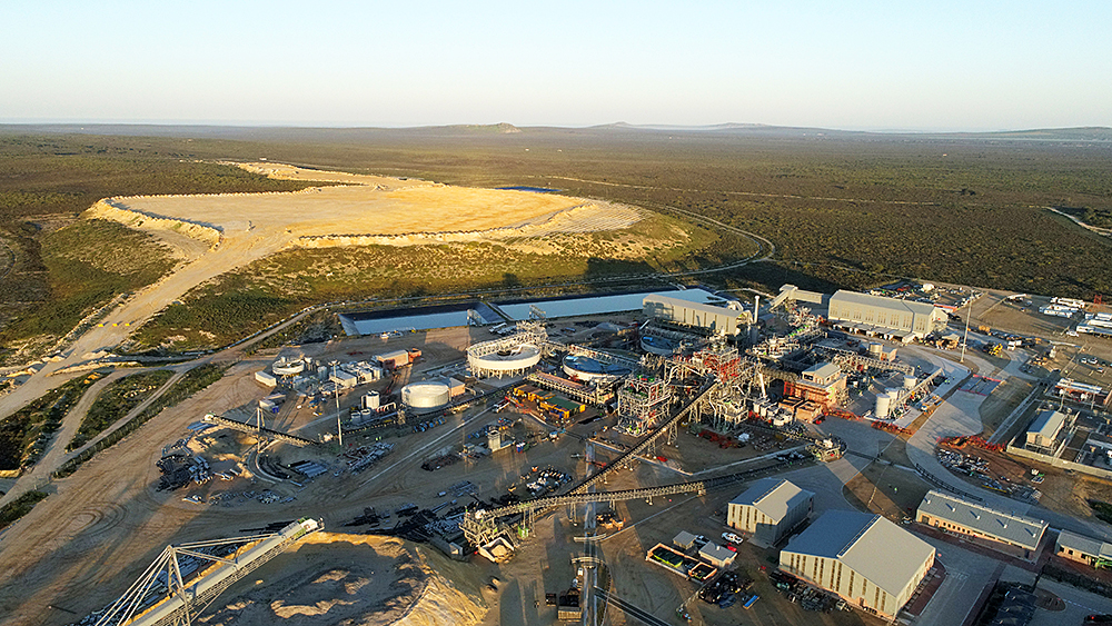 亿万富翁的南非磷酸盐矿山面临法律挑战