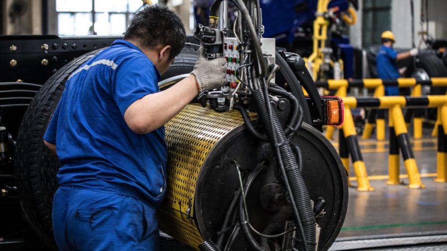 中国铜价略微落后