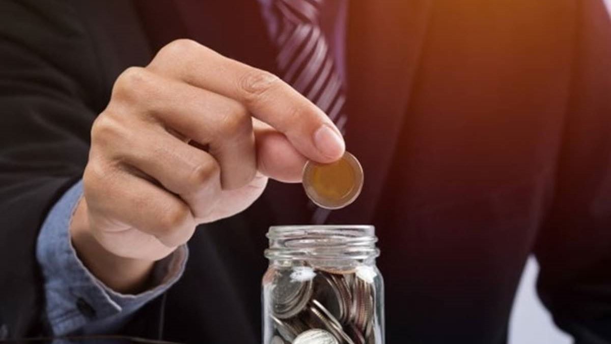 MFs increase stakes in private banks, NBFCs, telecom in February. (Image Source: Freepik)