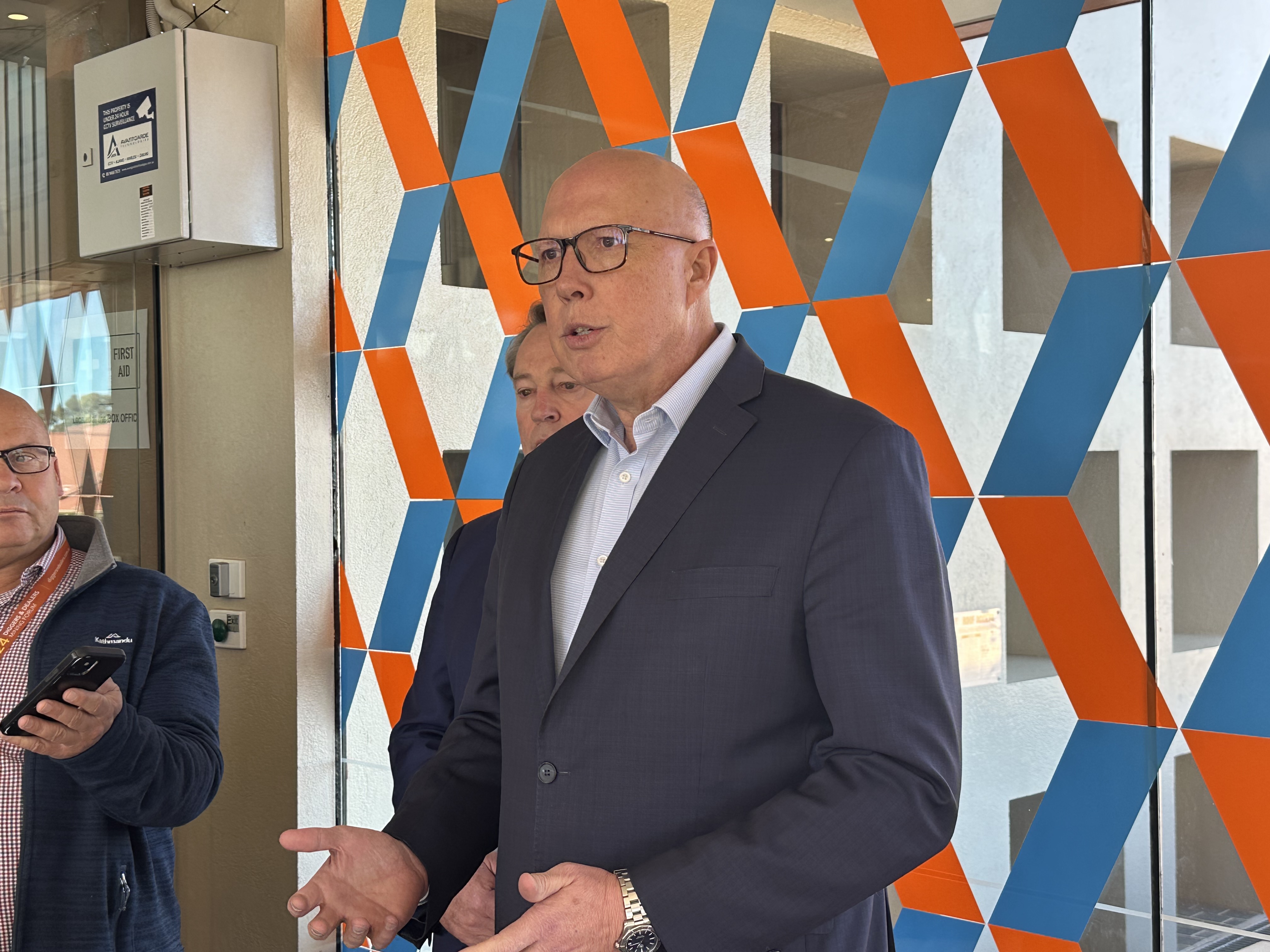 旨在在澳大利亚大选之前赢得采矿业的政客