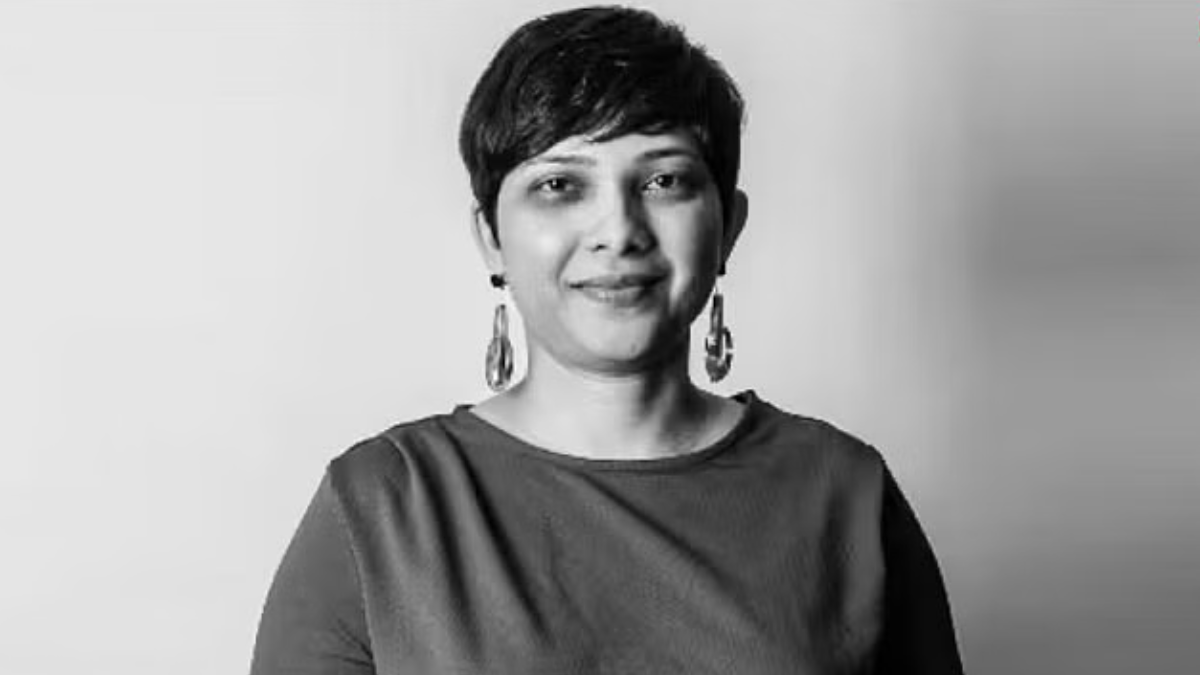 Born and educated in India, Soni holds a Computer Science degree from Barkatullah University and an MBA in Finance from XLRI Jamshedpur.