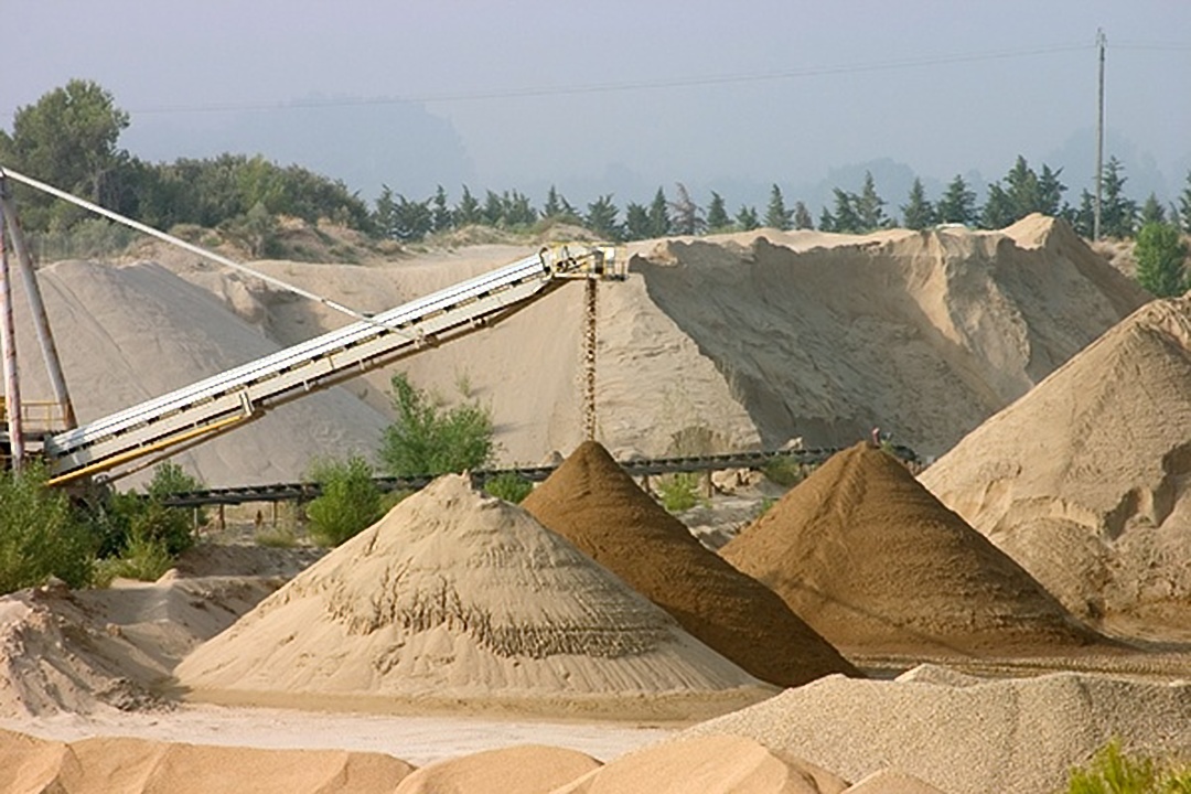 堰集团职位提高了Q1订单5％，重申2025 Outlook