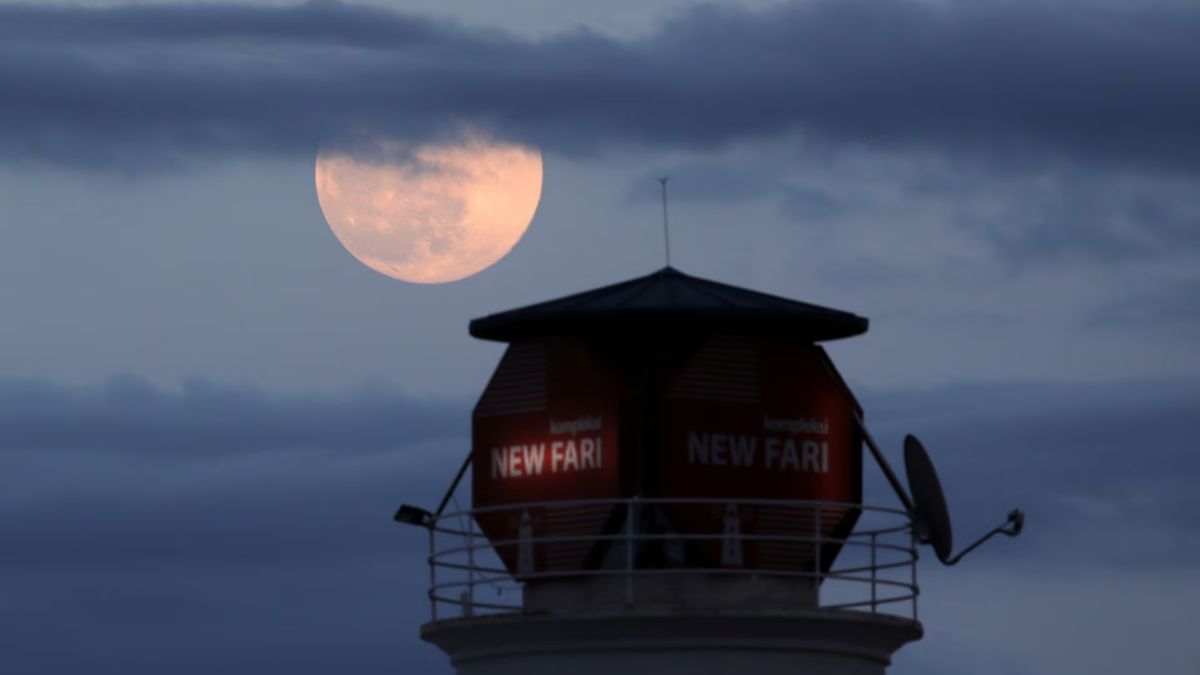 April Pink Moon 2025