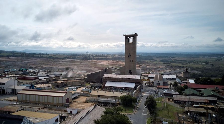 Sibanye-Stillwater争夺260个被困的金矿工