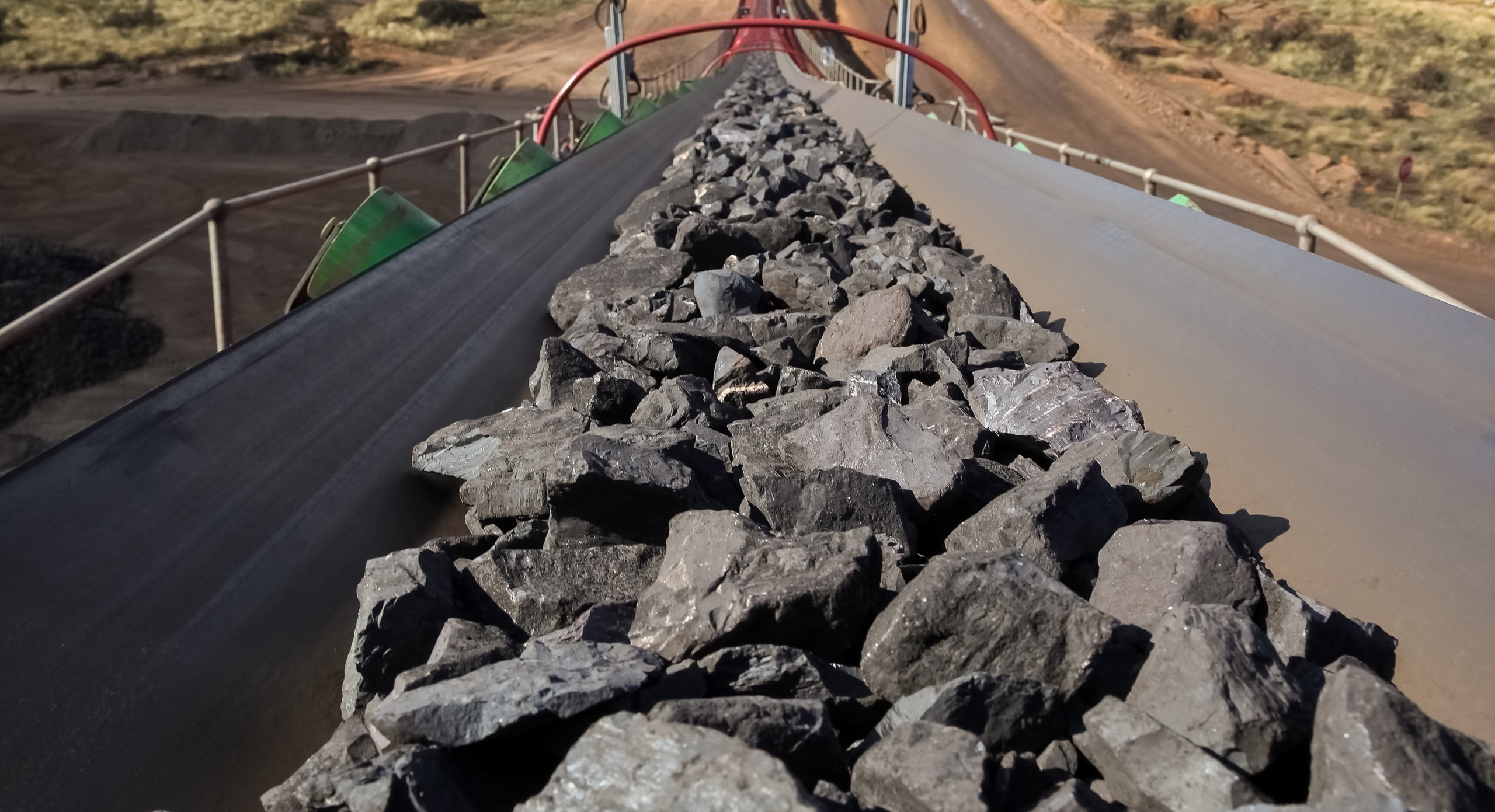 图表：亚洲电动汽车电池制造商购买了94％的全球电池金属