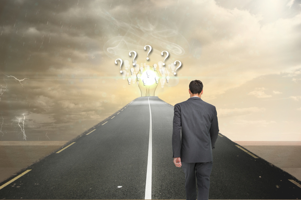 启动一个受批评的部门：假定的分化策略