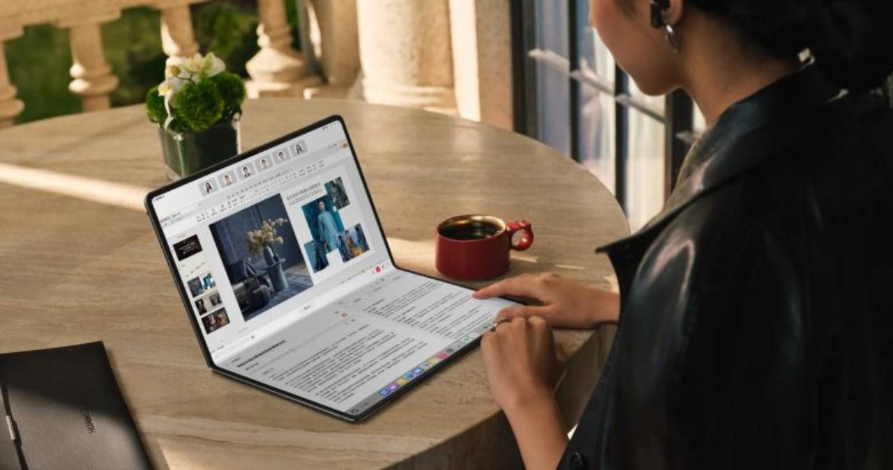 The Amazon foldable device will compete with Huawei Matebook Fold and other foldable laptops/tablets.