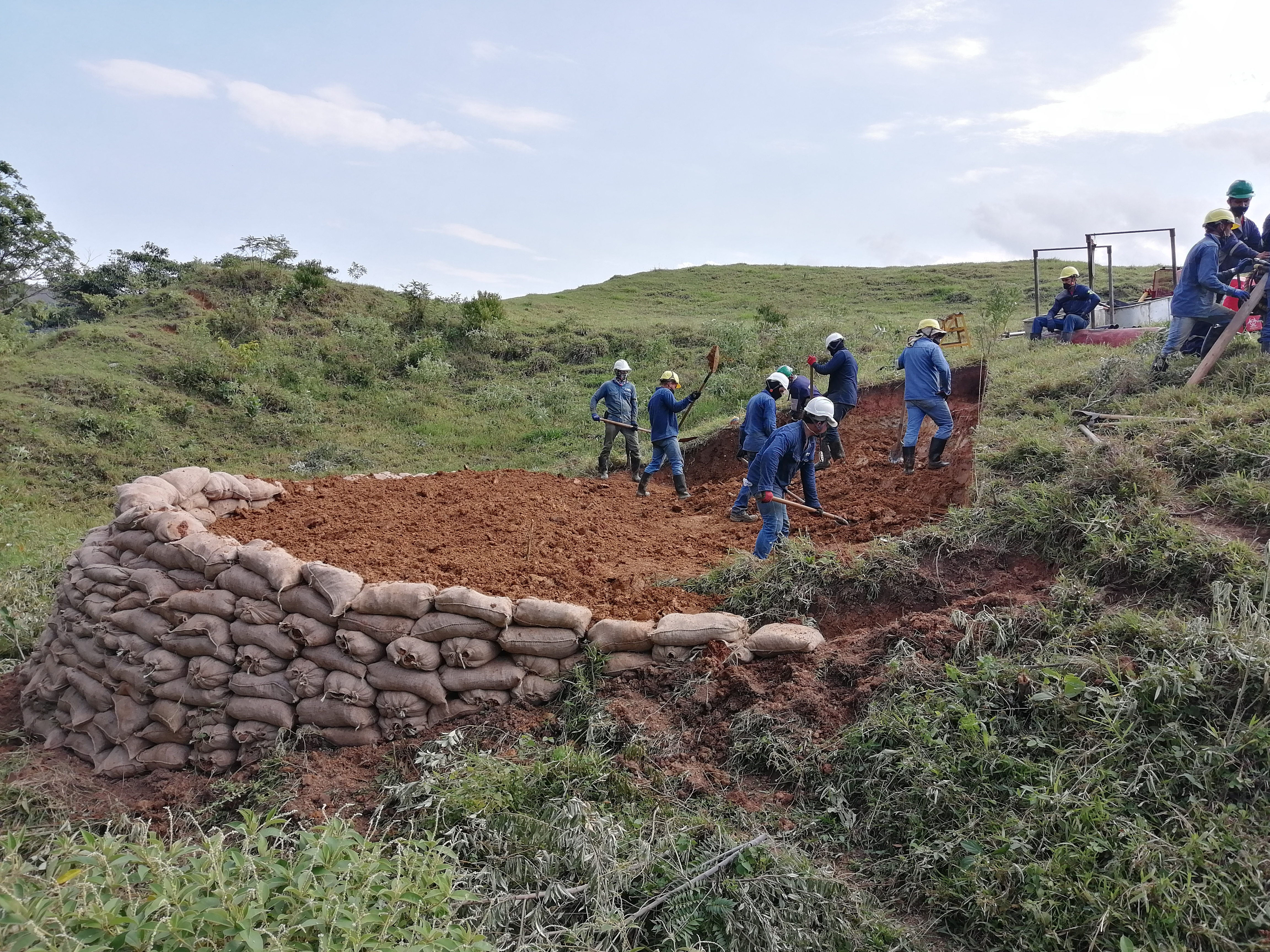 露头银牌的高级热门人物确认哥伦比亚的Los Mangos系统的大小