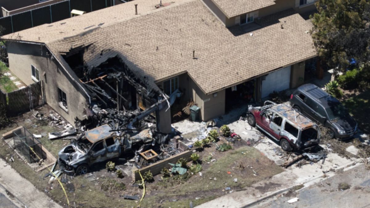 San Diego - US plane crash in military neighbourhood