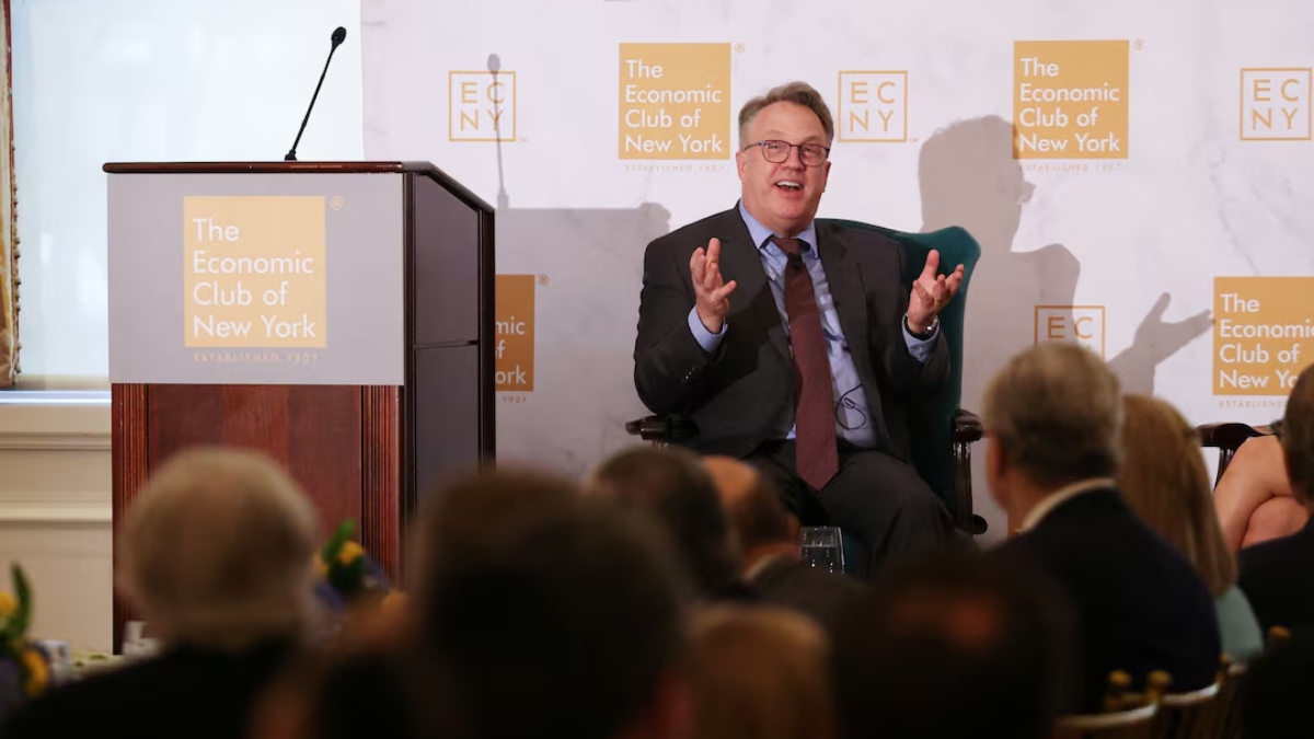 Fed officials react cautiously to US markets downgrade