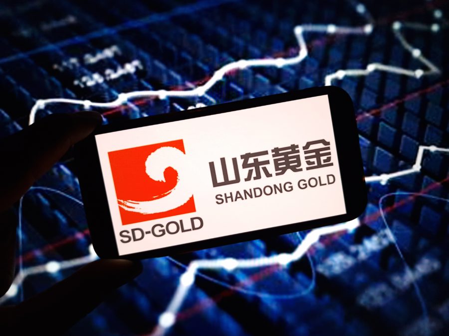 中国国有的矿工加入“淘金热”以筹集资金