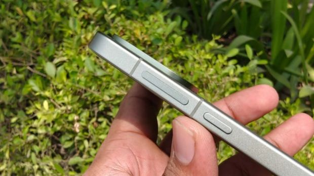 OnePlus 13S在印度发射54,999卢比：详细检查设计，银行优惠，所有主要规格