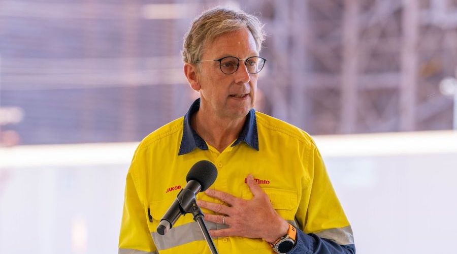 斯托什尔姆（Stausholm）驳回了裂谷的谣言