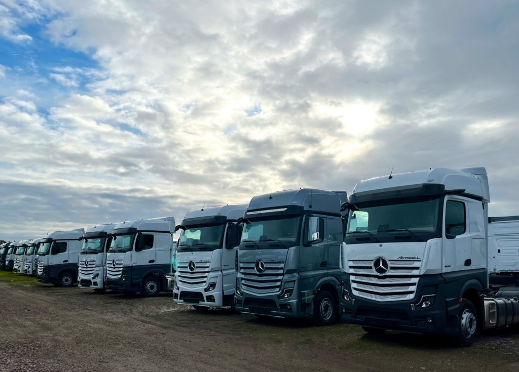 戴姆勒（Daimler）卡车说，稀有地球供应问题导致了更多的库存建设