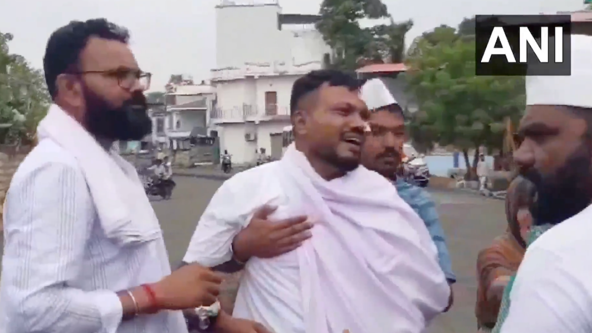 Ahmedabad Plane Crash: Passenger 11A, Vishwas Kumar Ramesh, was discharged from the hospital and attended his brother, Ajay Kumar Ramesh's funeral in Diu.