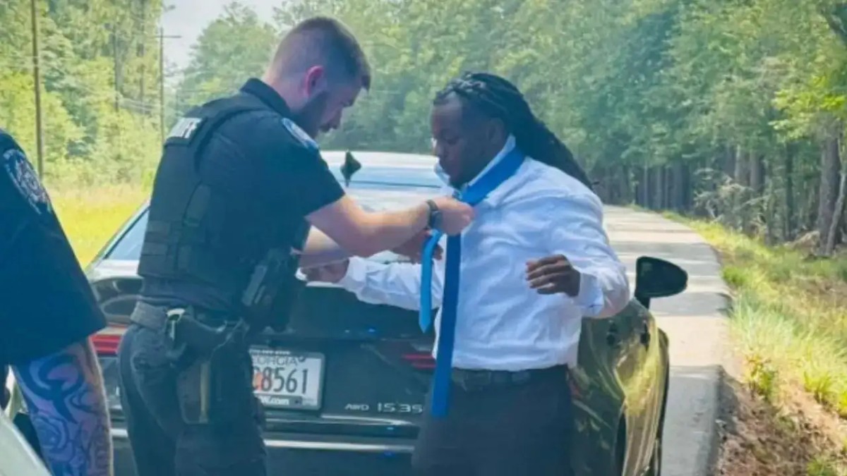 ‘Compassion still exists’: Louisiana deputy's act of kindness went viral after he helped a speeding driver going to funeral. (Image Source - Pubity/Instagram)