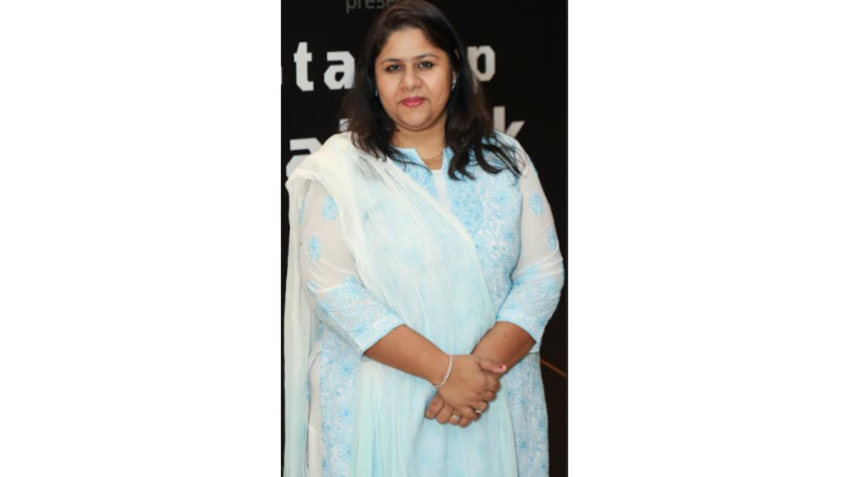 "Apple has, unsurprisingly, taken over our lives, it’s seamless, functional, and hard to live without. I also have a soft spot for Indian brands that are making their mark," Dharani added.