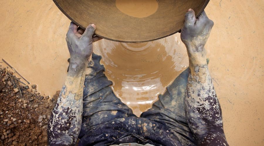 马里暂停由于天气条件而导致的手工黄金开采活动