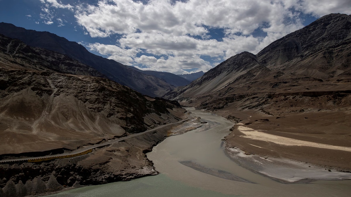 Pakistan wrote 4 letters to India amid water crisis due to the Indus Water Treaty suspension after Pahalgam attack : Reports. (Image Source: Reuters)
