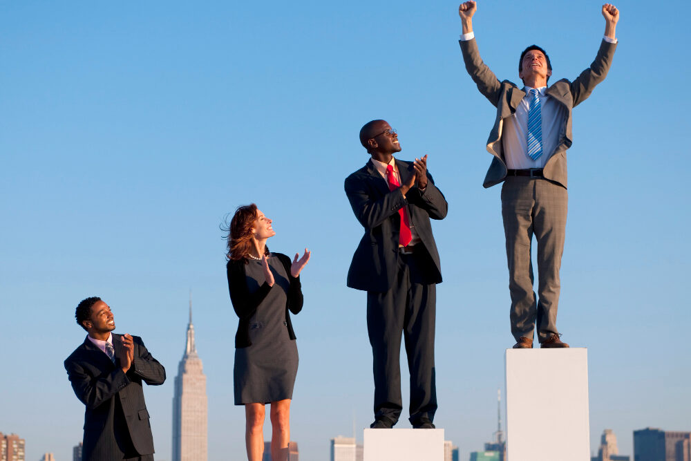 永远不要在市场上成为第一：战术追随者的选择
