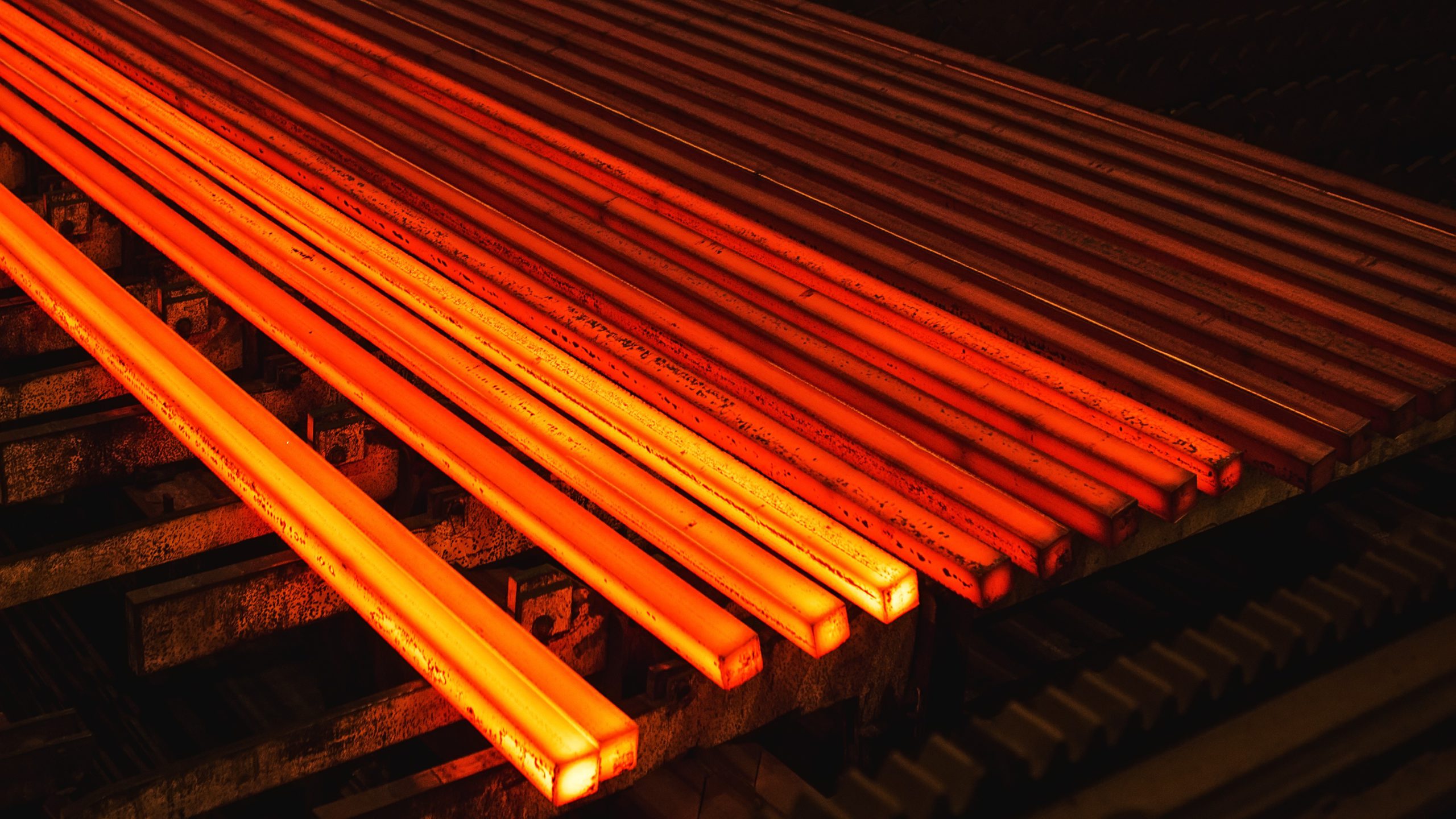 铁矿石价格接近特朗普的关税加息计划,中国数据薄弱的2个月低点