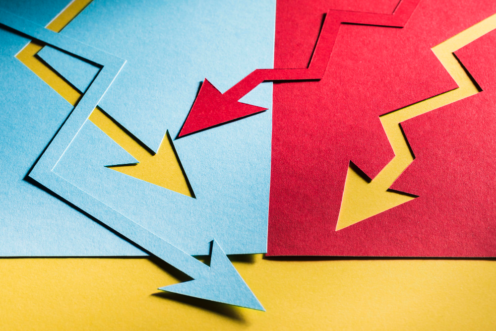 组织关于过去季度决定的每月矛盾辩论