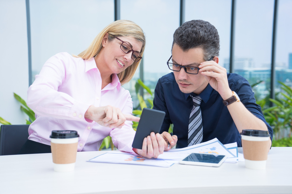 自愿显示其原始成本：透明度对谈判的影响