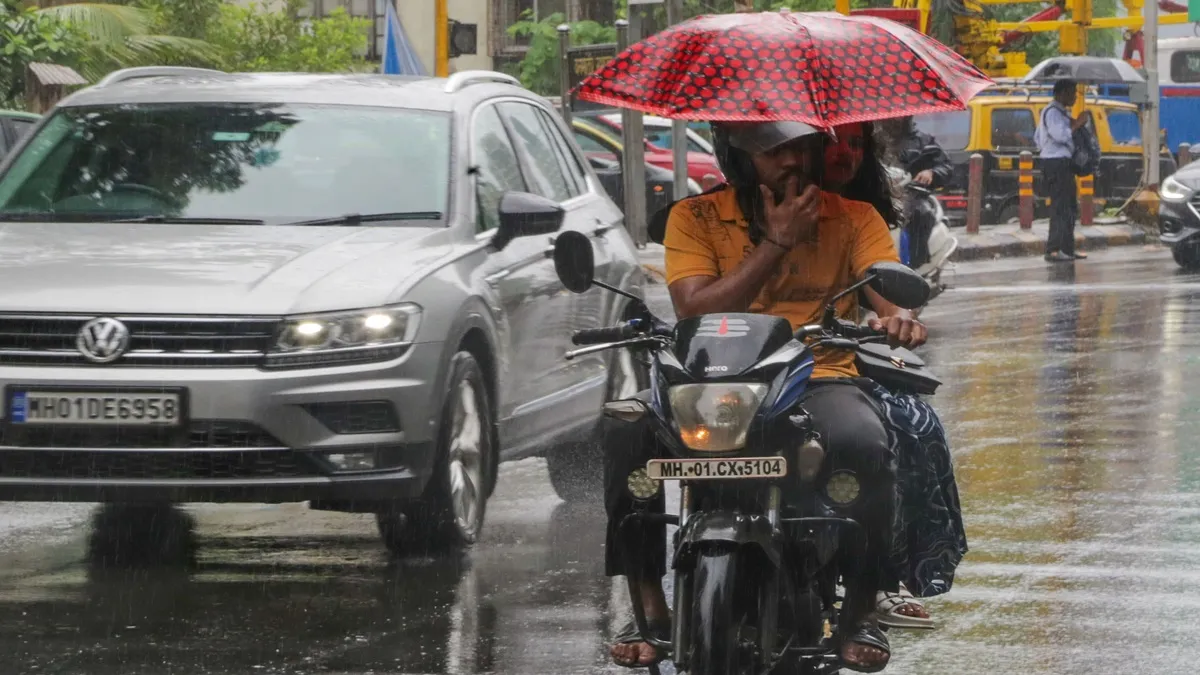 Maharashtra Braces for Intense Rains: Red Alert for Nandurbar, Orange for Konkan, Yellow for Mumbai. (Image Source: Express Photo)