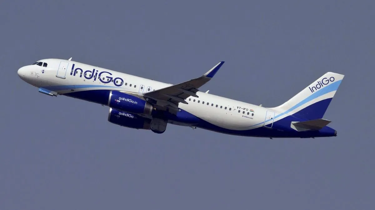 indigo flight koch delhi bomb scare
