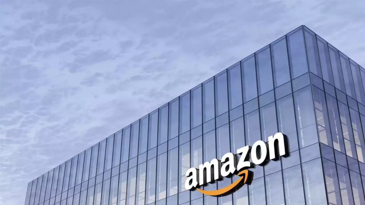 Amazon India to Open Fulfillment Centers for Public Tours in Delhi-NCR & Bengaluru by Q4 2025. (Image Source: Twitter)