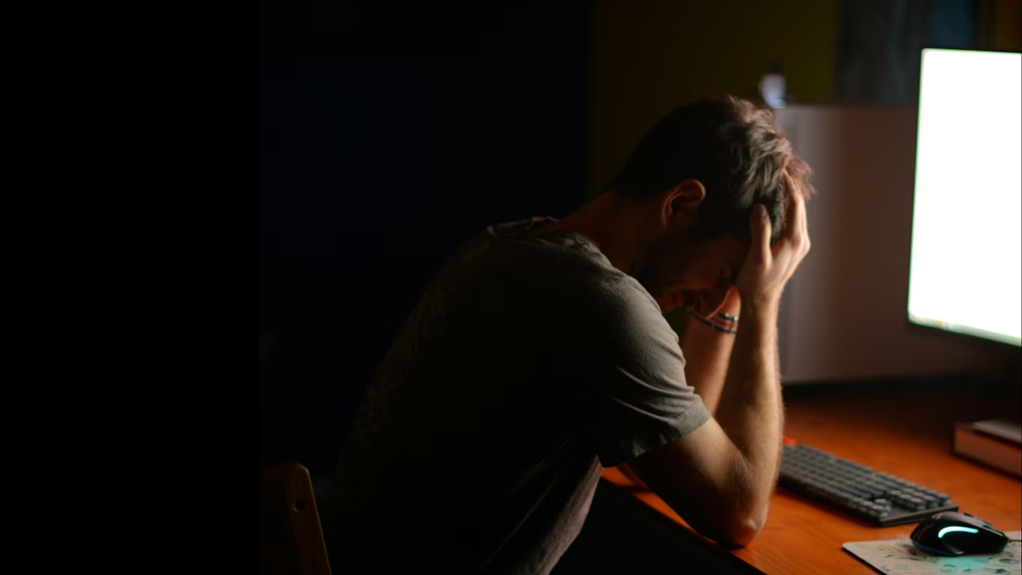 The Redditor, who is in Rs 1.2 crore debt, said that his monthly take-home income is around Rs 2.2 lakh, out of which he manages to save around Rs 65,000 a month.