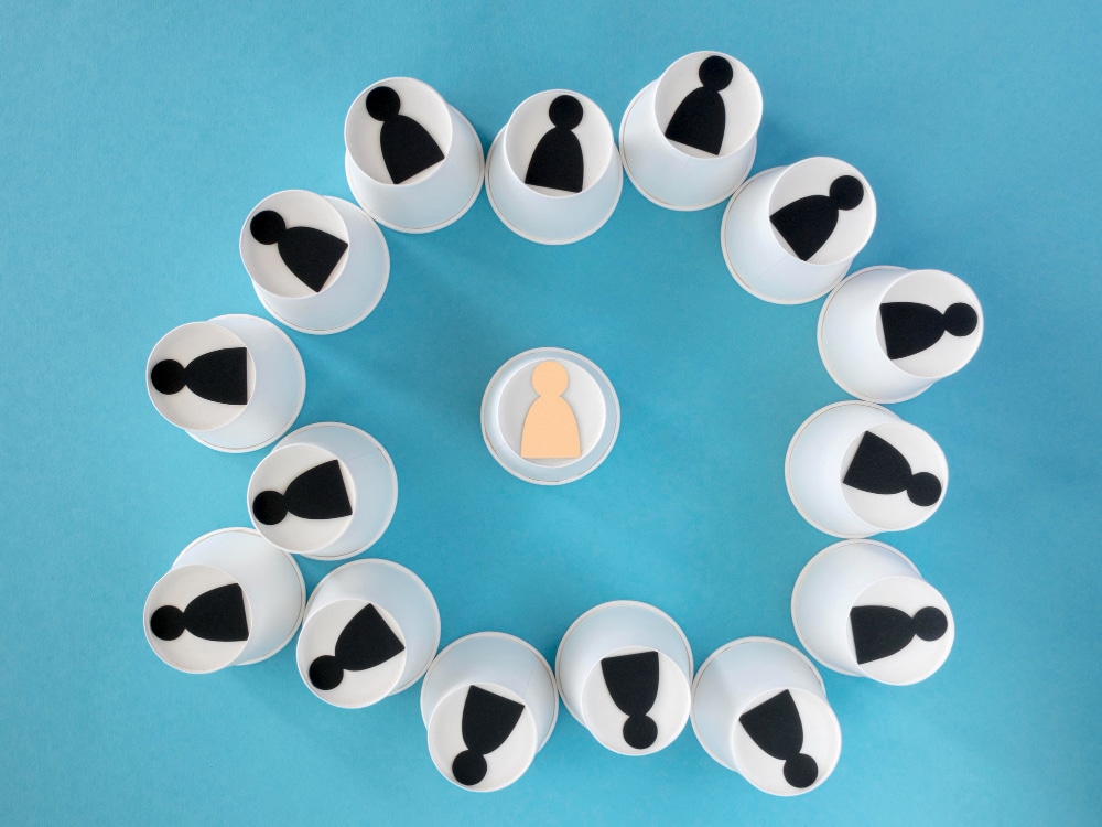 引入10名员工的季度轮换治理