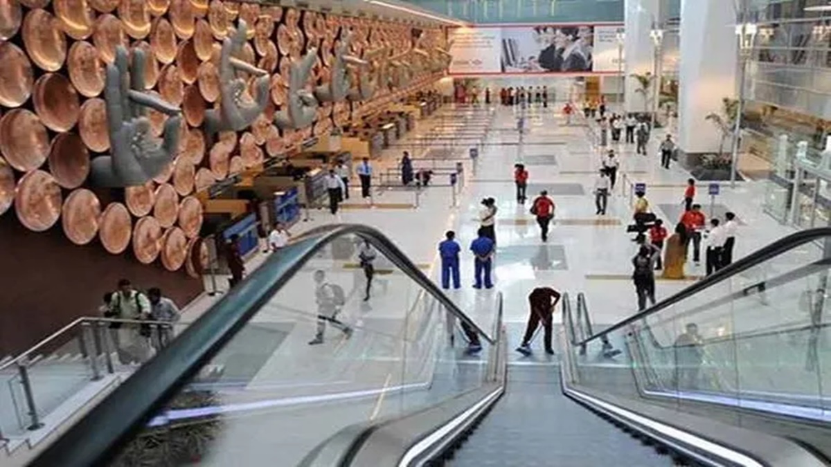 Delhi Airport has issued a travel advisory as the India Meteorological Department (IMD) maintains a yellow alert for Delhi-NCR. The airport authorities have assured passengers that ground teams are actively working to ensure smooth and hassle-free travel despite the weather conditions. Here's what the advisory says in light of the latest IMD forecast.