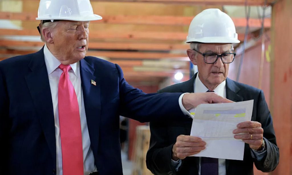 特朗普在与美联储主席鲍威尔的冲突后，黄金价格降低了