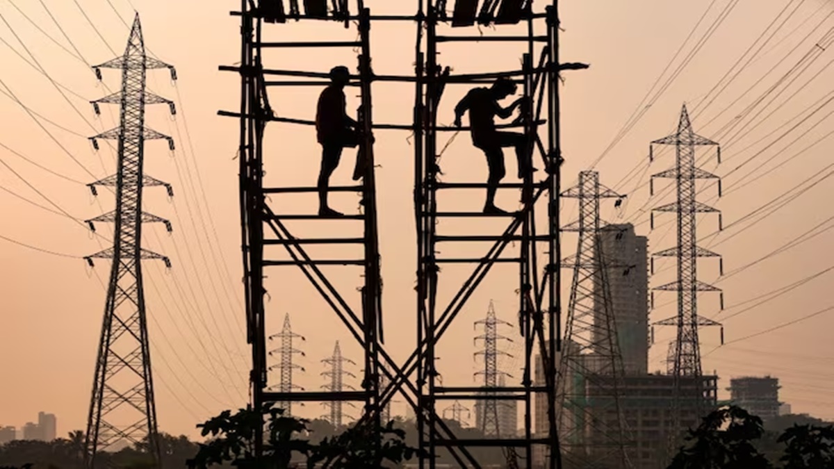 Uttar Pradesh Embarks on Major Electricity Privatization: Two Discoms to Undergo PPP Model. (Image Source: Reuters)