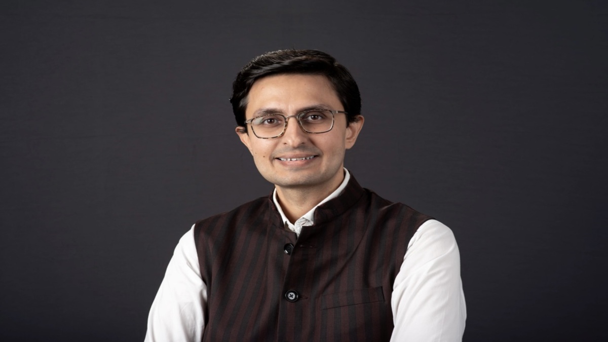 Pet owners put best paw forward with Dog Surfing Championships set for next month