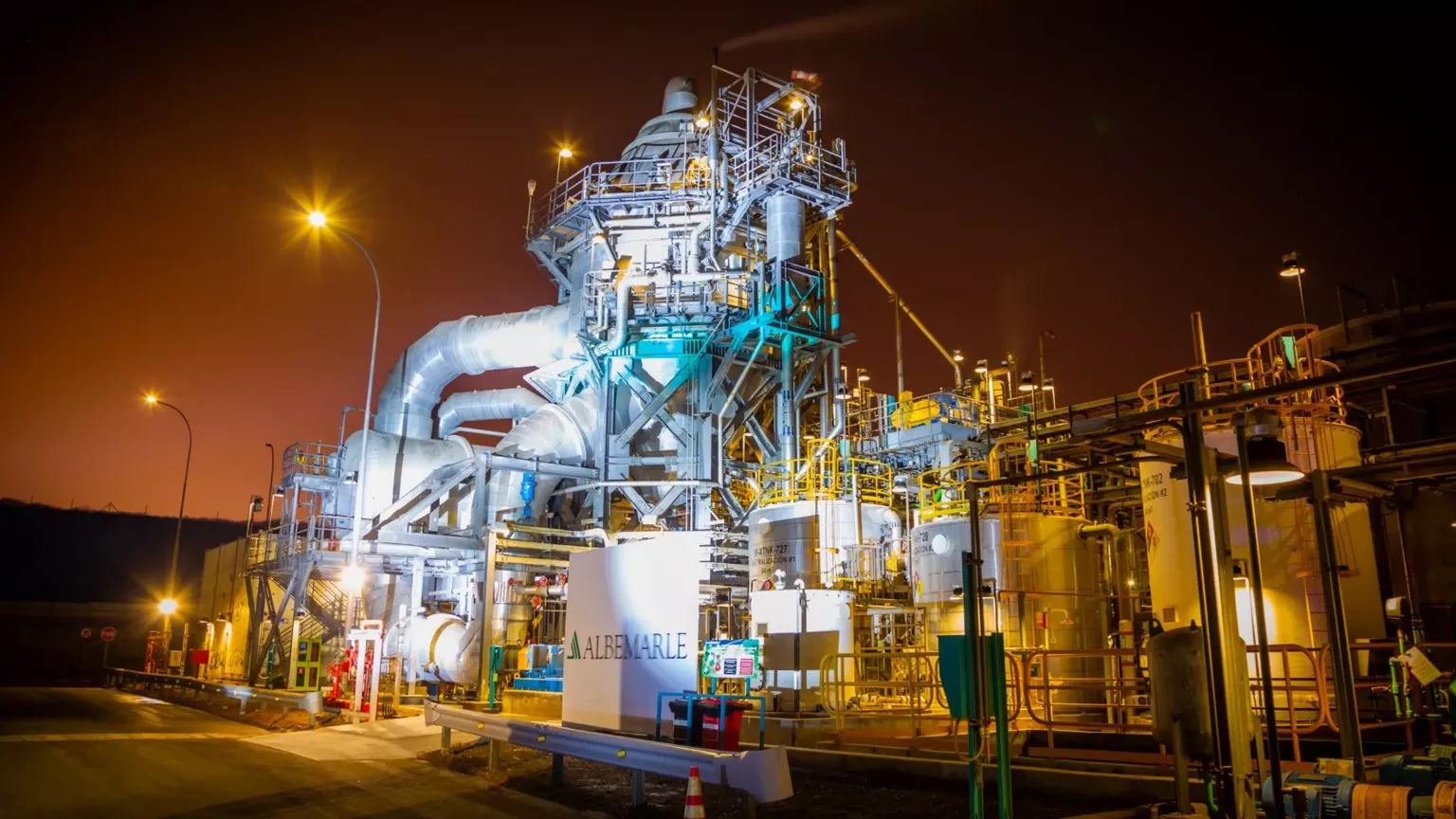 当探针爆发偶然时，阿尔伯马尔的智利锂植物正常运行