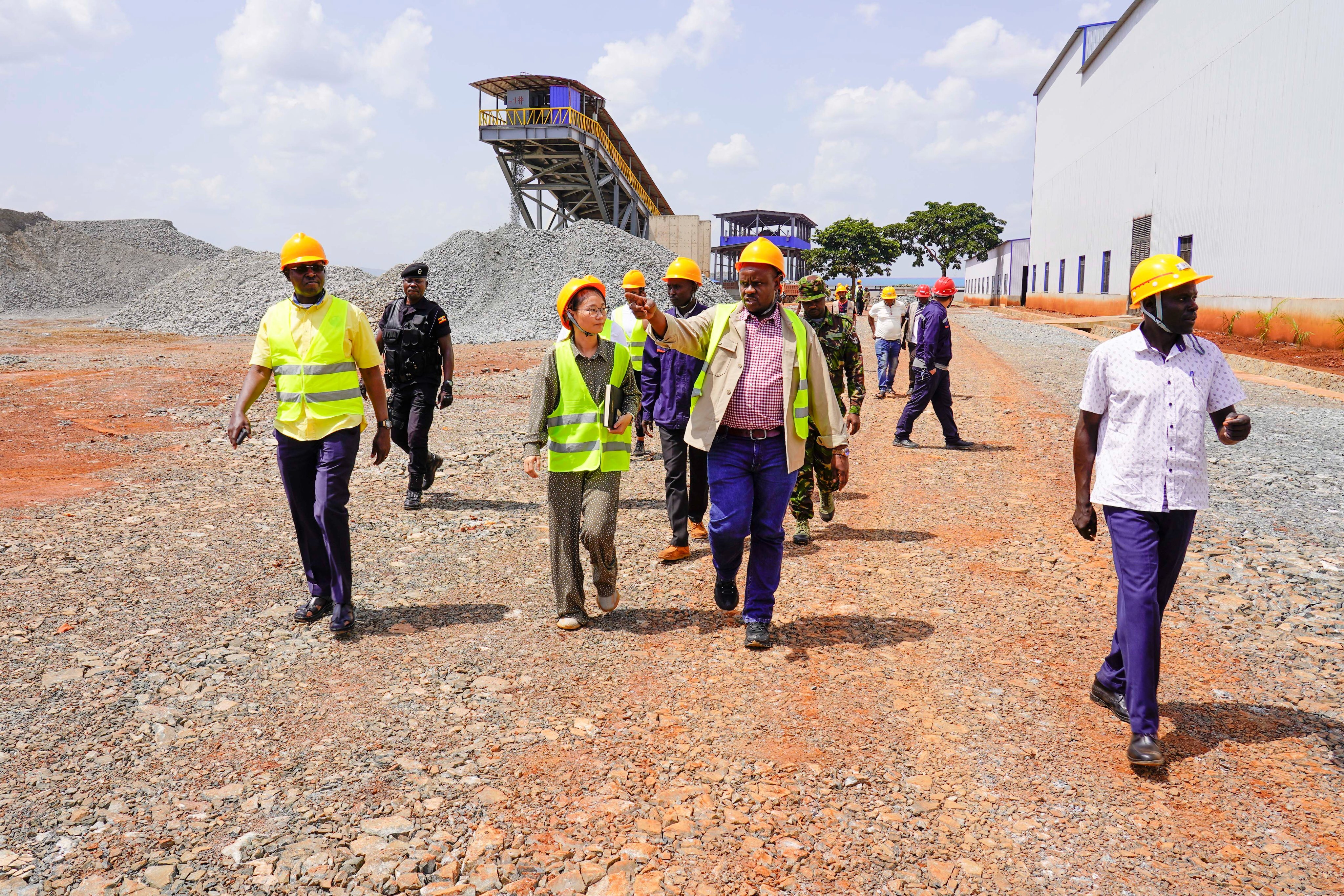 乌干达以第一个大规模金矿的目标为目标