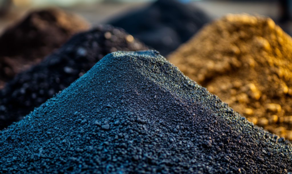 FT报道说，中国警告西方公司不要储存稀土。