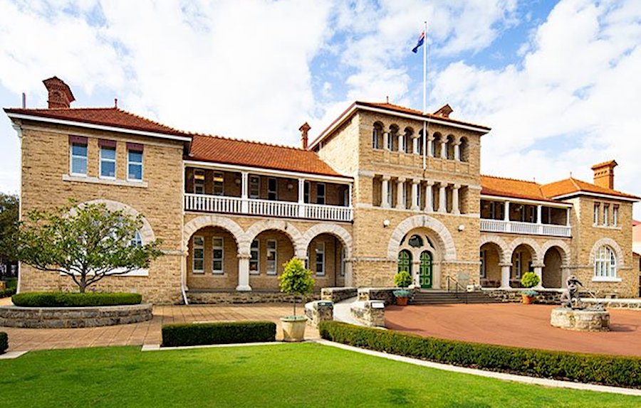 珀斯薄荷的七月黄金销售低迷33％，银命中率六个月