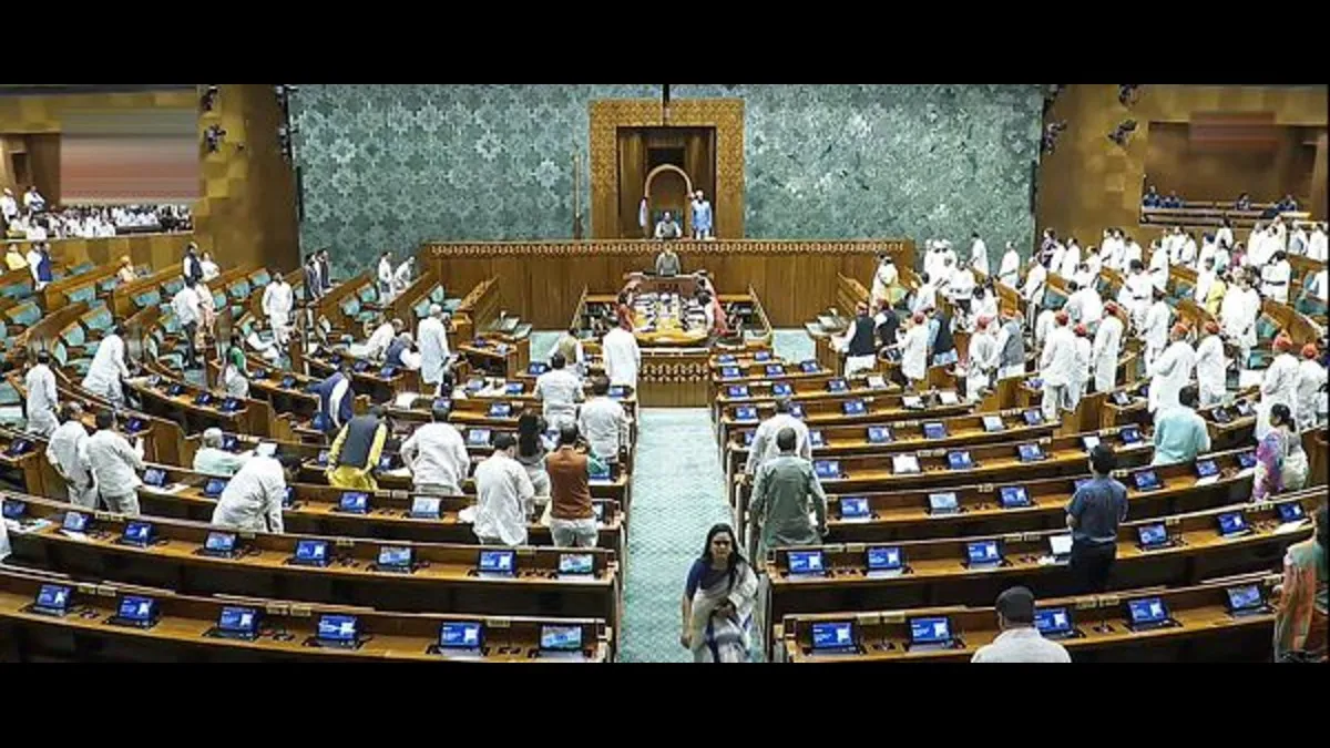 Rahul Gandhi leads Opposition’s protest march to EC; MPs detained, Akhilesh Yadav climbs over barricade – In pictures