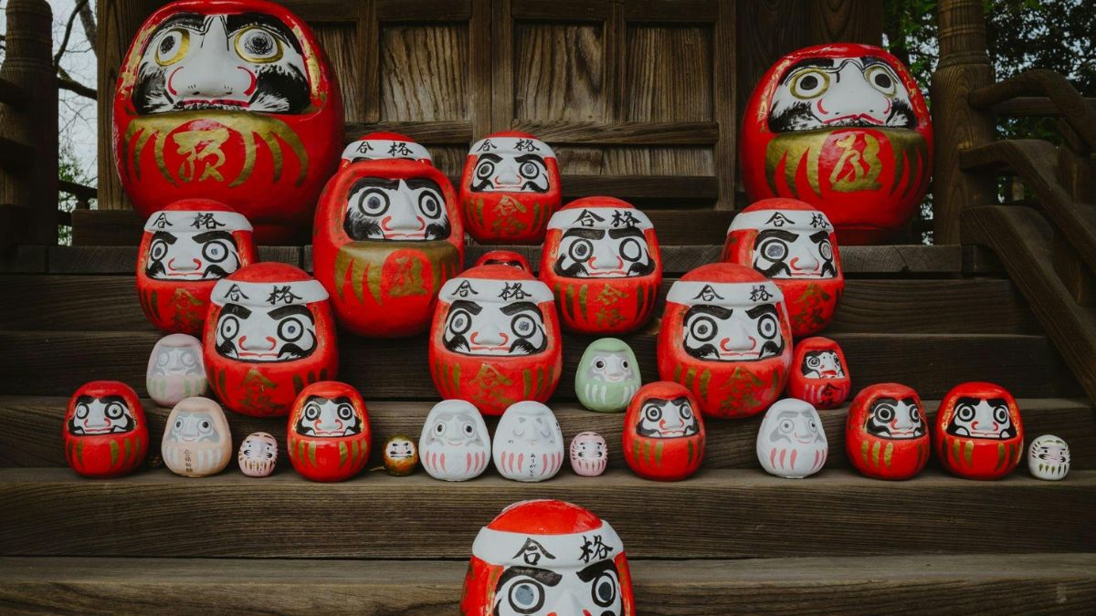Daruma dolls